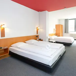 Otel A&o, Anvers